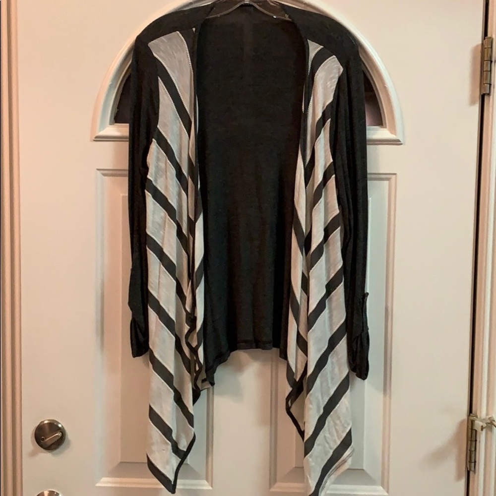 {Staccato}SzL Gray/Cream Waterfall Sweater